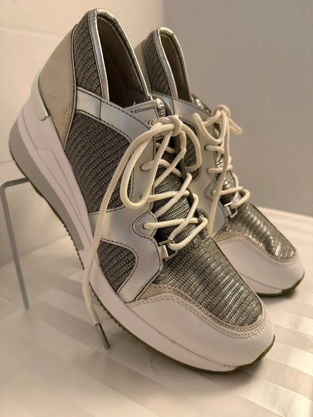 Michael Kors Liv Trainer Metallic Silver & White Sneakers Size 9